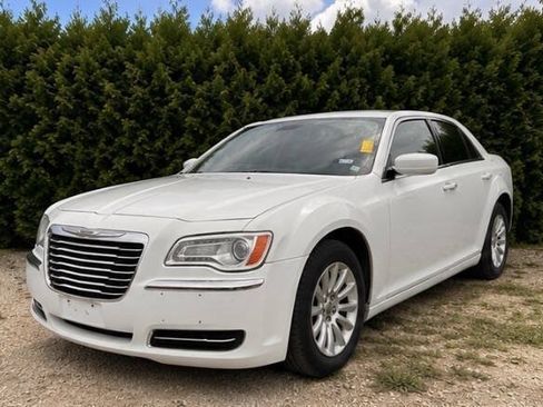 Used 2012 Chrysler 300 RWD image 1
