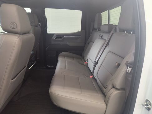 Used 2024 GMC Sierra 1500 SLT w/ SLT Premium Plus Package AWD/4WD image 31