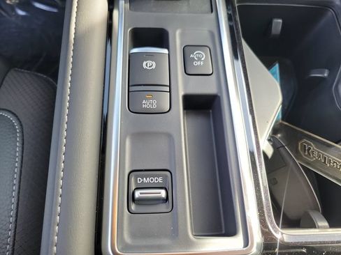 New 2026 Nissan Pathfinder SL FWD image 32