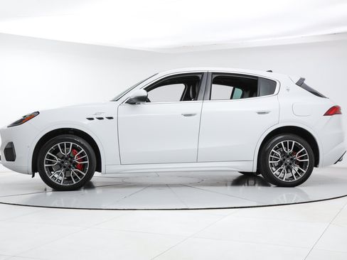 Used 2023 Maserati Grecale GT AWD/4WD image 2