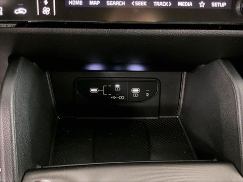 Used 2026 Kia Sportage EX w/ EX Panorama Roof Package image 16