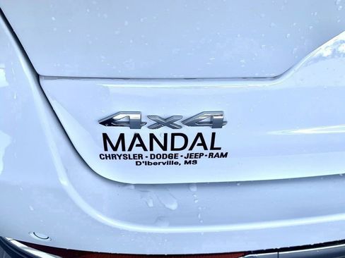 Used 2023 Jeep Grand Cherokee Laredo image 47