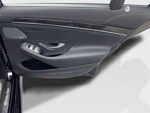 Used 2018 Mercedes-Benz S 450 Sedan image 41