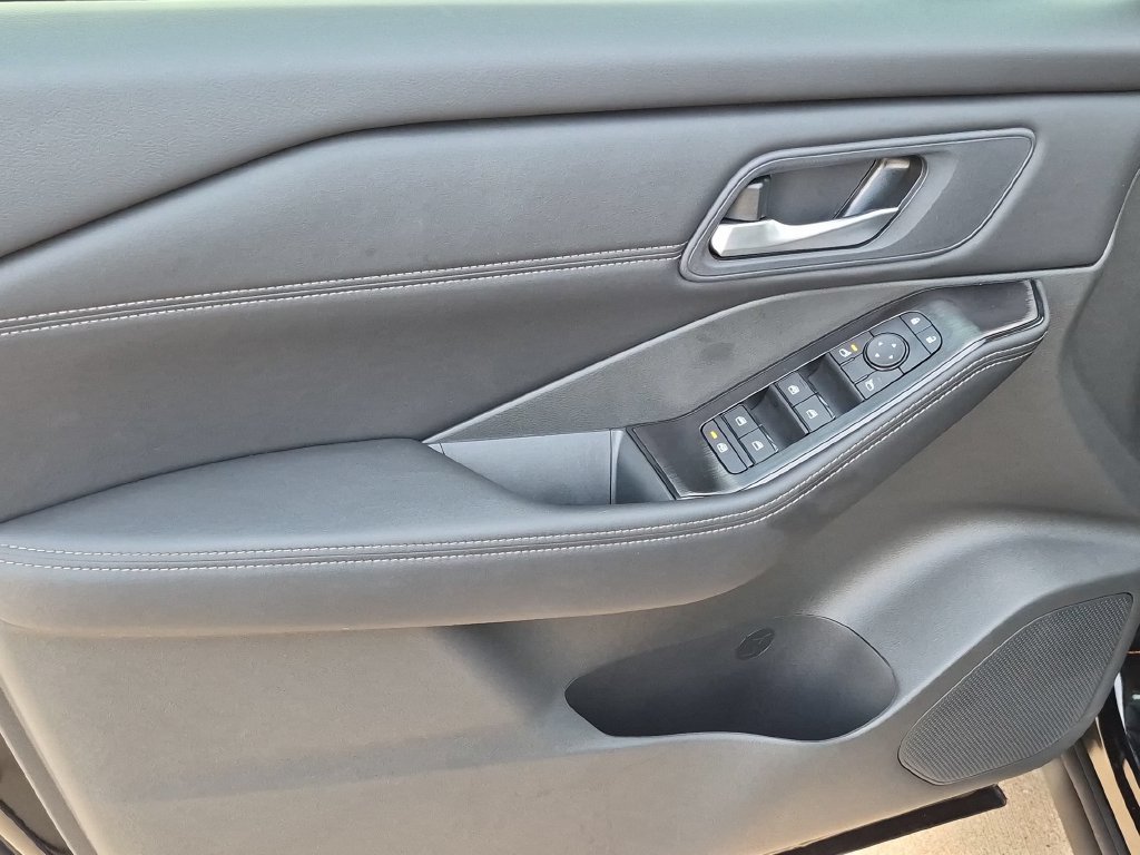 New 2026 Nissan Rogue Dark Armor FWD image 12