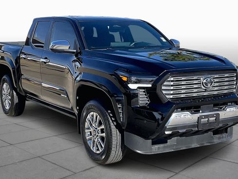 Used 2024 Toyota Tacoma Limited w/ Limited Package (LT) image 2