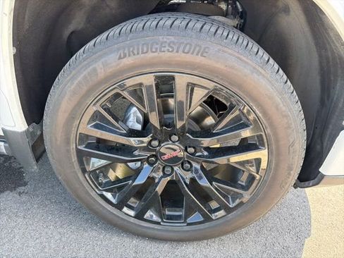 Used 2023 GMC Sierra 1500 Denali w/ Denali Reserve Package AWD/4WD image 4