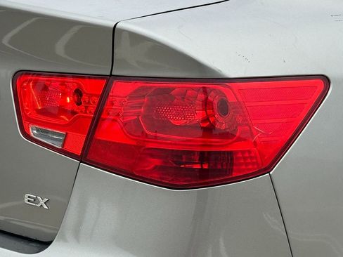 Used 2012 Kia Forte EX image 15