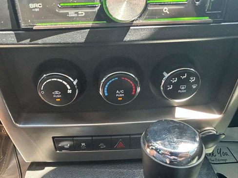 Used 2012 Jeep Liberty Sport AWD/4WD image 24