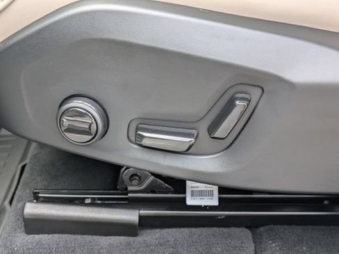New 2026 Volvo XC60 T8 Plus w/ Protection Package Premier AWD/4WD image 20