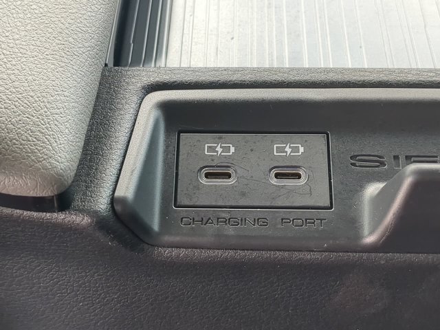 Certified 2025 Toyota Sienna XLE FWD image 18