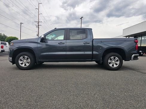 Used 2020 Chevrolet Silverado 1500 LT w/ Convenience Package AWD/4WD image 2