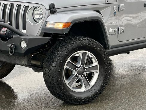 Used 2019 Jeep Wrangler Unlimited Sahara image 38