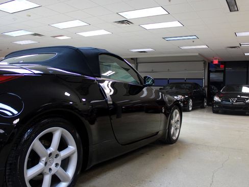 Used 2004 Nissan 350Z Touring image 22