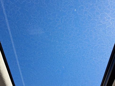 Used 2025 Hyundai Venue SEL image 17