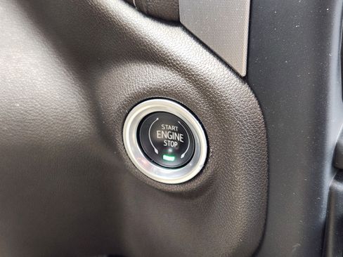 Used 2022 GMC Sierra 1500 SLT w/ Technology Package image 28