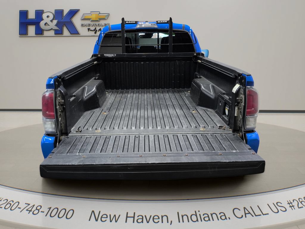 Used 2020 Toyota Tacoma TRD Sport AWD/4WD image 25