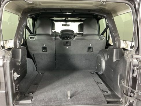 Used 2022 Jeep Wrangler Unlimited Rubicon image 28