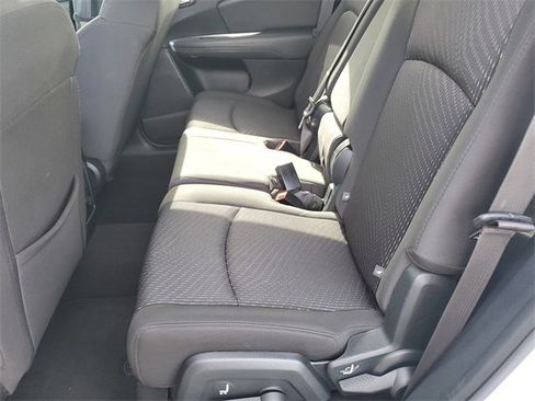 Used 2017 Dodge Journey SE image 15