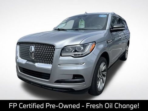 Used 2022 Lincoln Navigator L Reserve RWD image 4