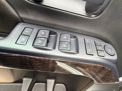 Used 2015 GMC Sierra 2500 Denali w/ Duramax Plus Package image 28