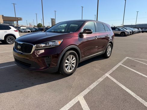 Used 2019 Kia Sorento FWD V6 image 1