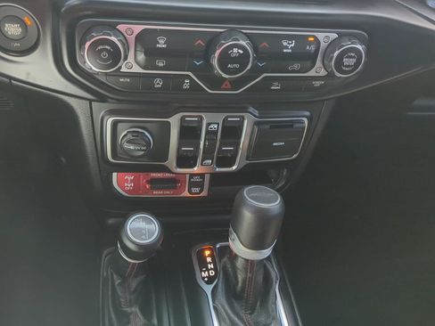 Used 2021 Jeep Gladiator Rubicon AWD/4WD image 25