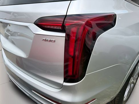 Used 2020 Cadillac XT6 Premium Luxury FWD image 9