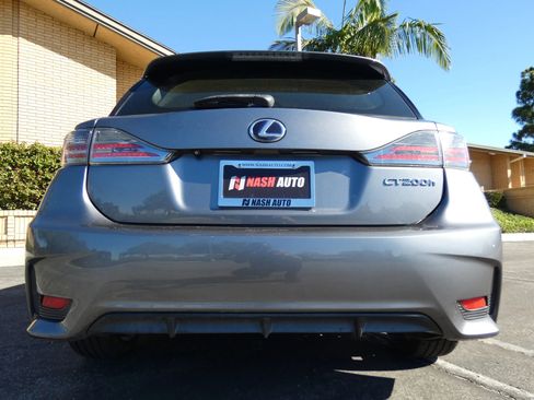 Used 2017 Lexus CT 200h image 10