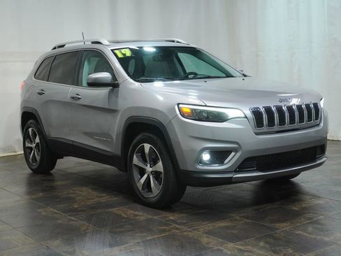 Used 2019 Jeep Cherokee Limited w/ Luxury Group AWD/4WD image 1