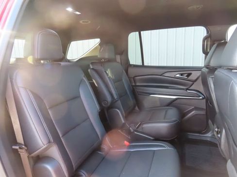 Used 2025 Chevrolet Traverse LT w/ Driver Confidence Package AWD/4WD image 29