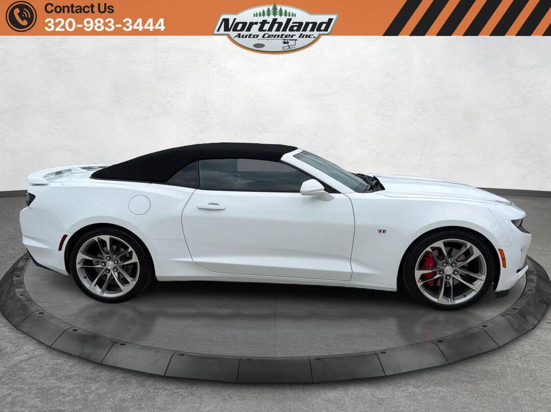 Used 2021 Chevrolet Camaro LT w/ RS Package RWD image 4