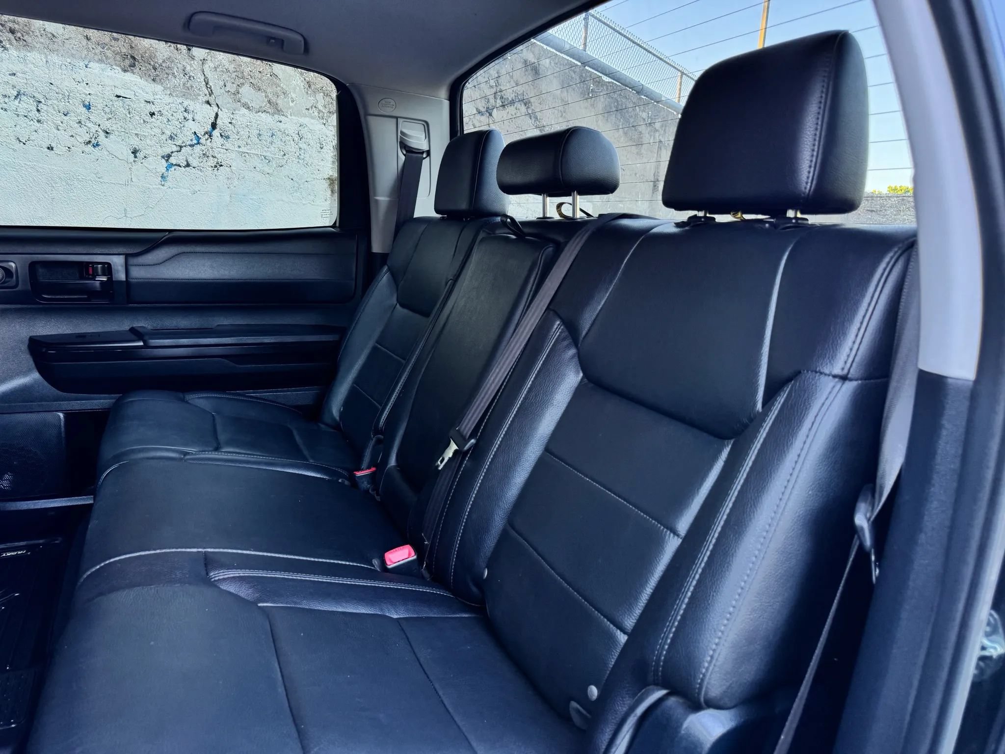 Used 2017 Toyota Tundra Limited w/ Limited Premium Package RWD image 30