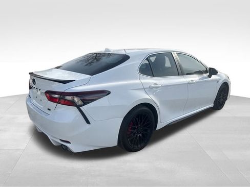 Used 2021 Toyota Camry SE image 5