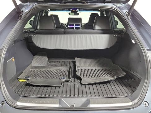 Used 2024 Toyota Venza XLE AWD/4WD image 10