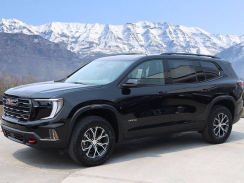 New 2026 GMC Acadia AT4 w/ Luxury Package AWD/4WD image 2
