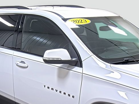Used 2023 Chevrolet Traverse LT w/ Midnight/Sport Edition FWD image 15