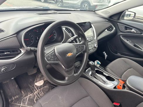Used 2020 Chevrolet Malibu LS w/ LPO, Convenience Package 2 FWD image 4