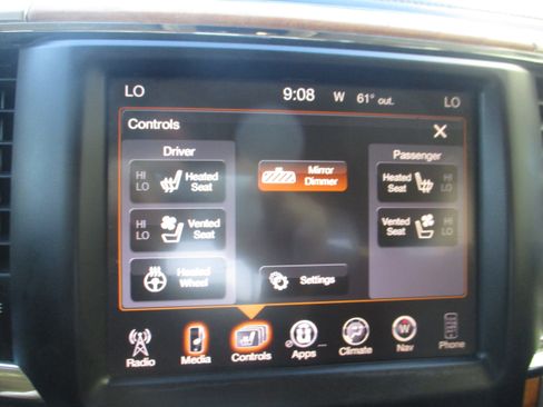 Used 2014 RAM 1500 Laramie Longhorn w/ Convenience Group image 28