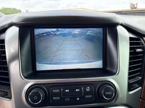 Used 2018 Chevrolet Suburban Premier RWD image 16