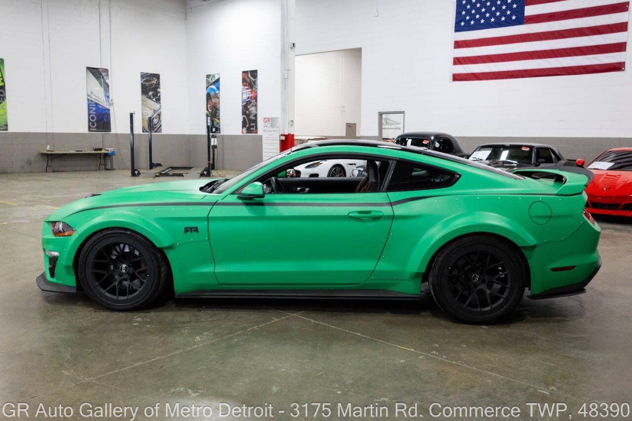 Used 2021 Ford Mustang GT Premium w/ GT Performance Package RWD image 3