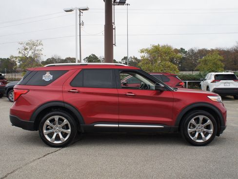Used 2020 Ford Explorer Platinum w/ Premium Technology Package image 22