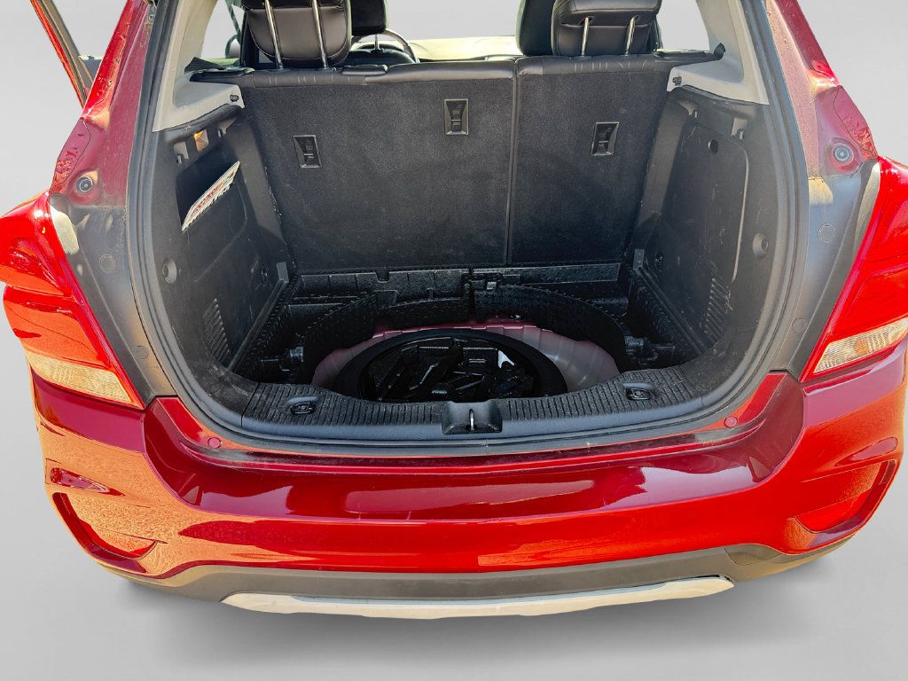 Used 2019 Chevrolet Trax LT w/ LT Convenience Package FWD image 35