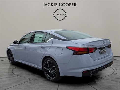 New 2025 Nissan Altima 2.5 SR image 3