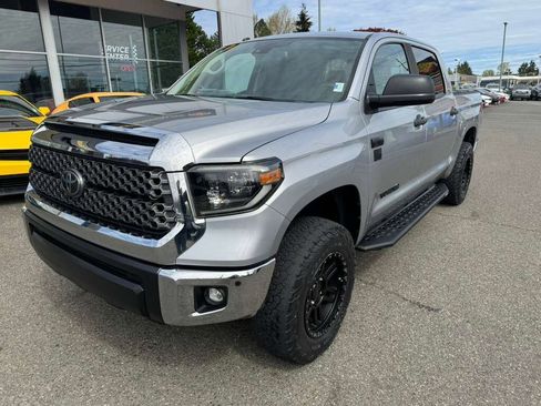 Used 2019 Toyota Tundra SR5 w/ TRD Off Road Package image 18