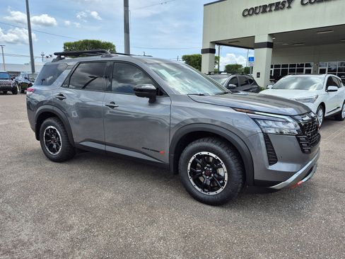 New 2026 Nissan Pathfinder Rock Creek AWD/4WD image 9