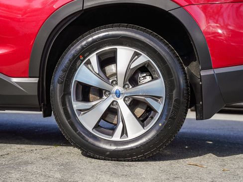 Used 2023 Subaru Ascent Premium w/ Convenience Package image 8