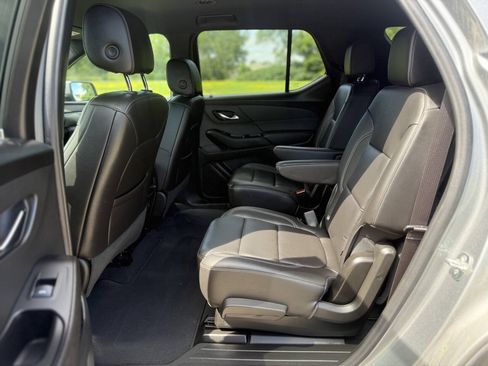 Used 2023 Chevrolet Traverse LT AWD/4WD image 10