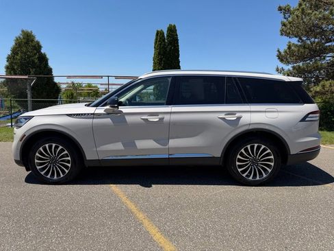 Used 2022 Lincoln Aviator Reserve w/ Equipment Group 201A AWD/4WD image 2