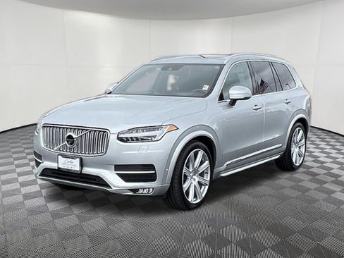 Used 2016 Volvo XC90 T6 Inscription w/ Vision Package AWD/4WD image 3