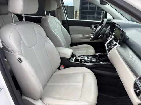 Used 2022 Kia Sorento SX w/ Panoramic Sunroof Package AWD/4WD image 13
